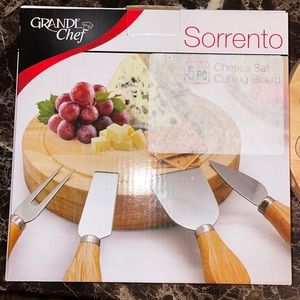Sorrento 5 piece cheese set & cutting board new